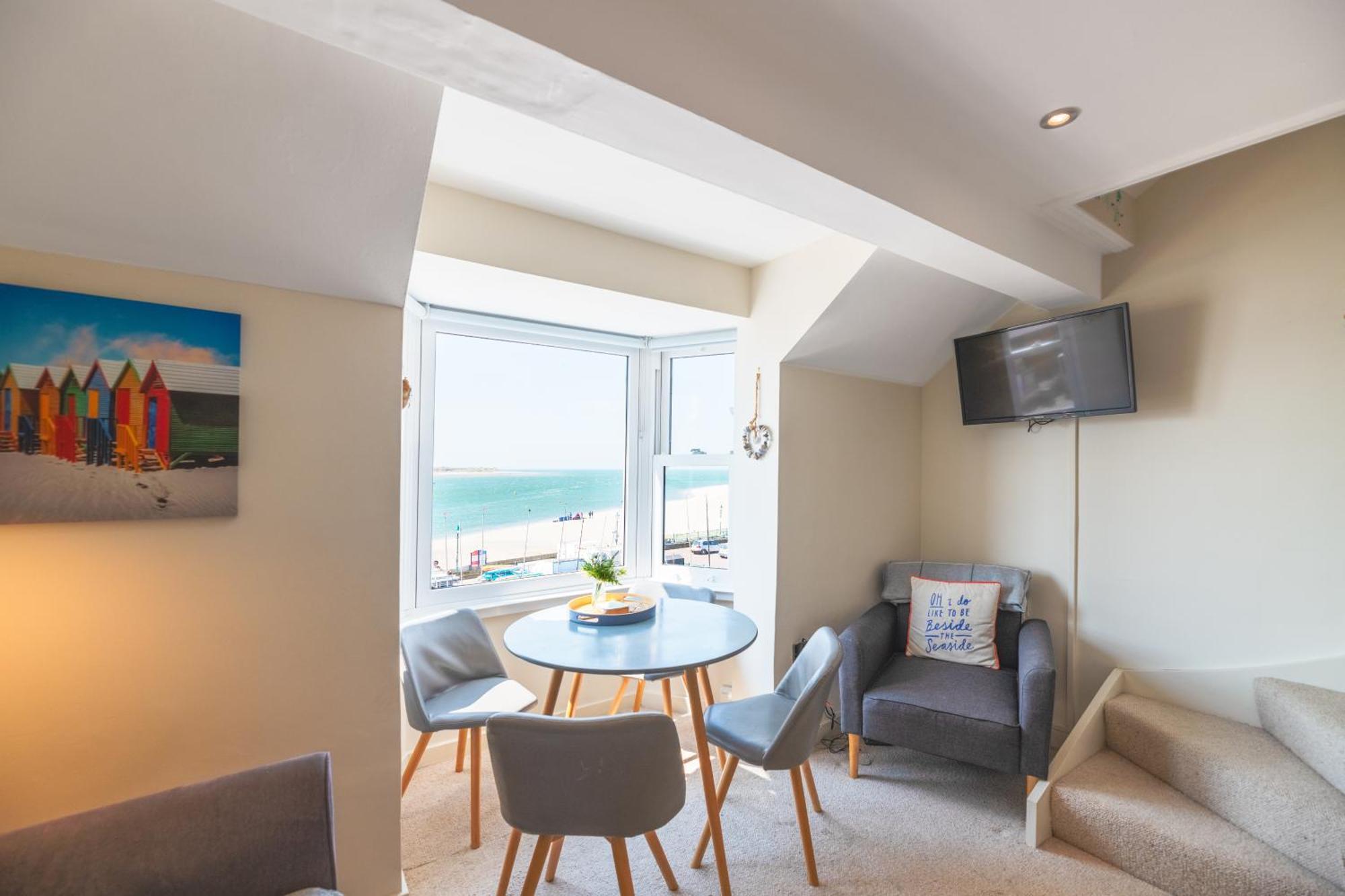 Modern Sea View Apartment