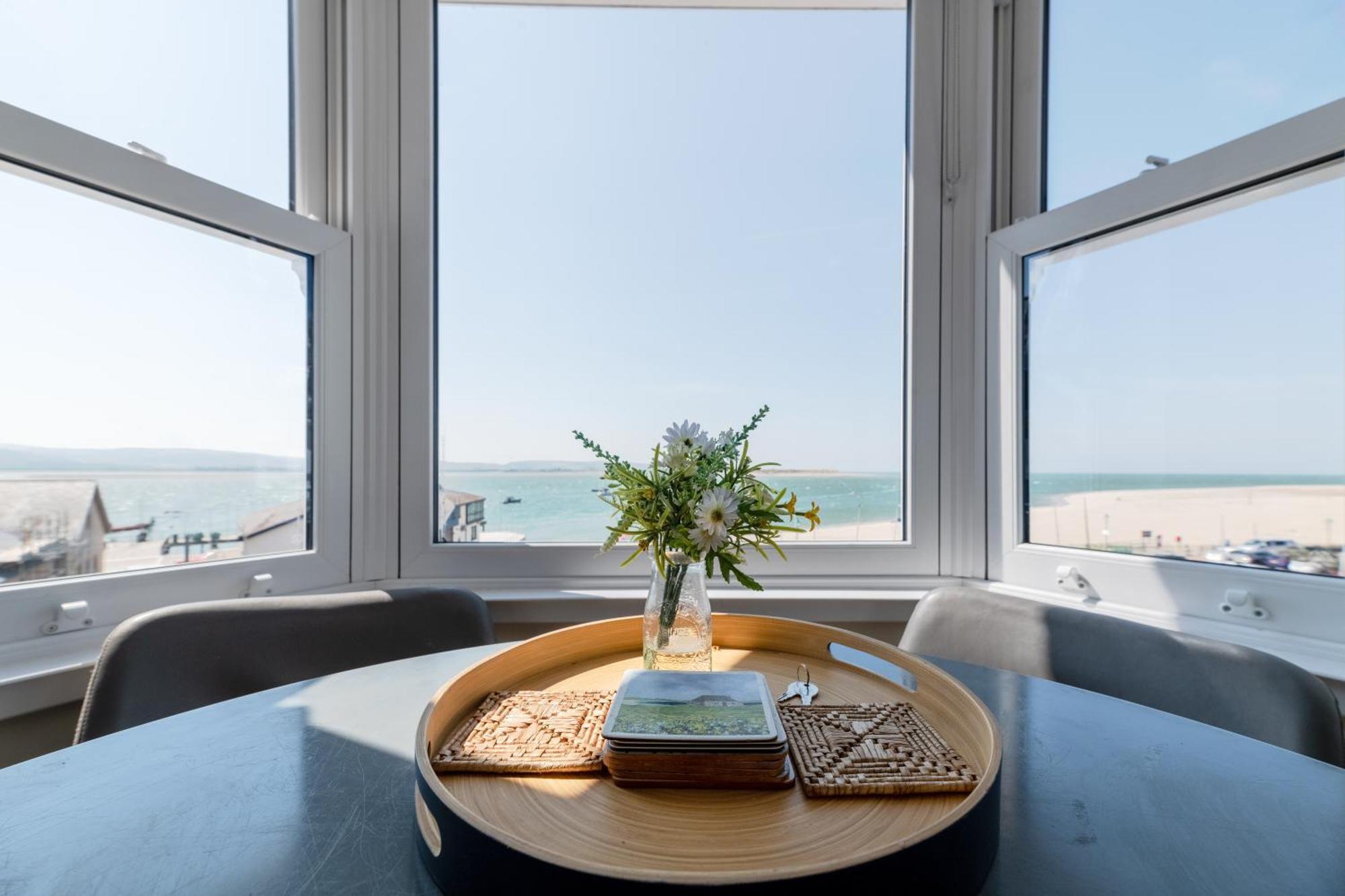 Modern Sea View *